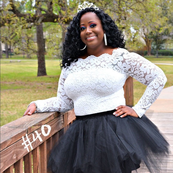 Meet your Posher, Stephanie - Picture 2 of 2